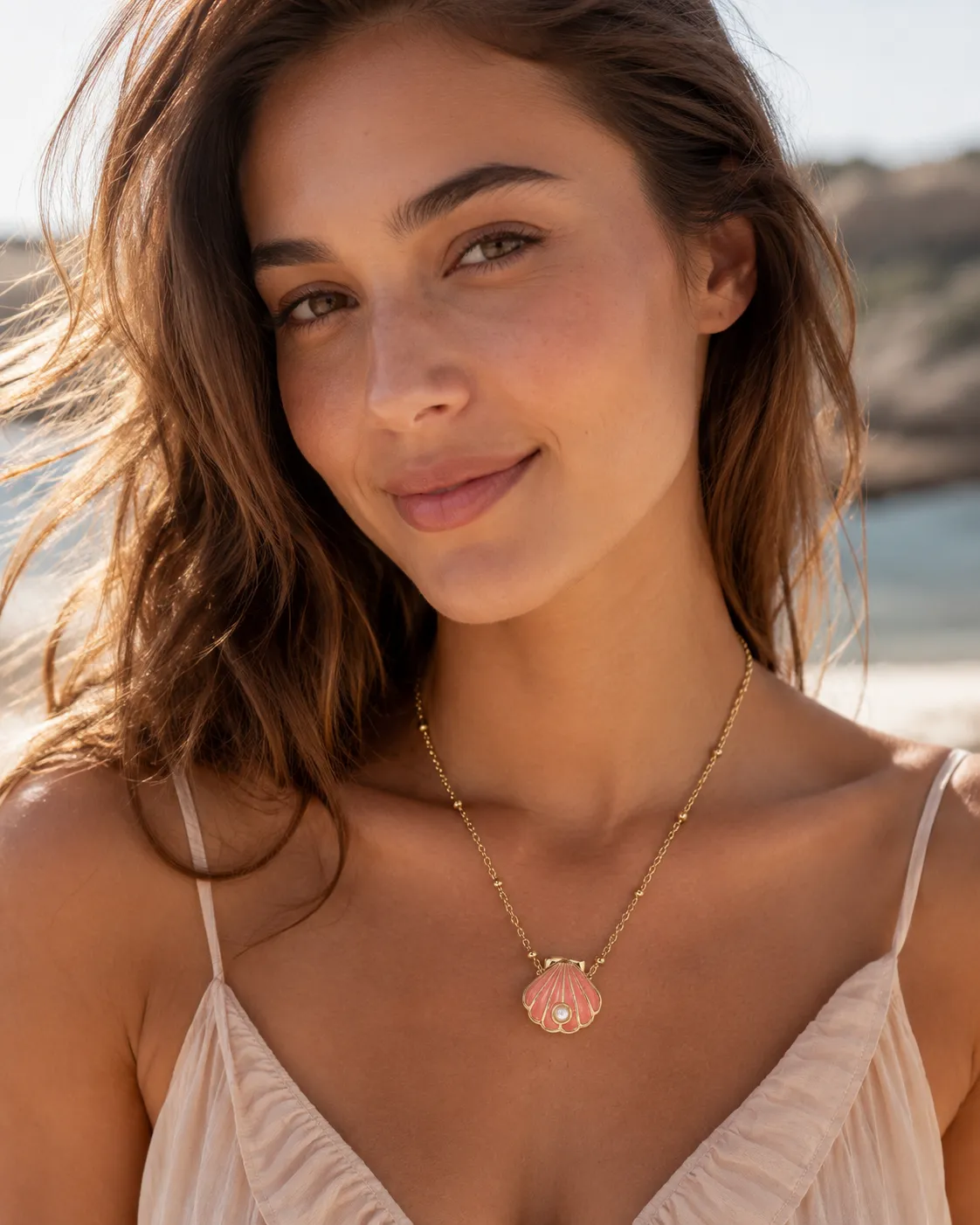 Signature Chain Necklace - Model